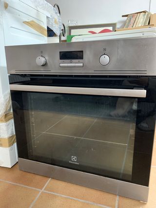Horno Electrolux + placa inducción de segunda mano por 250 EUR en Godella  en WALLAPOP