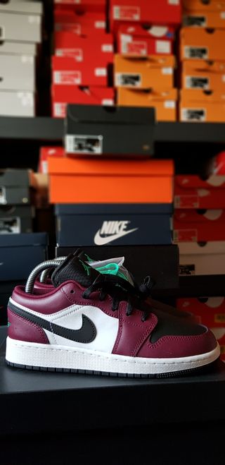 Jordan 1 talla 36,5 37,5 y 38,5 de segunda mano por 145 EUR en Madrid en  WALLAPOP