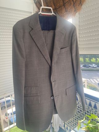 Traje Chaqueta Alvaro Moreno. de segunda mano por 40 EUR en Sevilla en  WALLAPOP