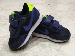 Zapatillas Nike talla 19,5 de segunda mano por 14 EUR en Massanassa en  WALLAPOP