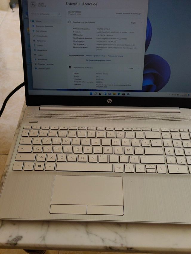 HP 15.6 i5 10210u, 8GB, SSD 512 GB, Windows 11