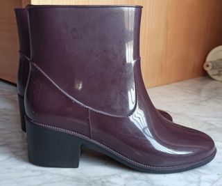 OFERTA!! Botas de agua mujer Bimba y Lola de segunda mano por 25 EUR en  Córdoba en WALLAPOP
