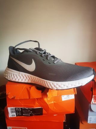 Nike revolution 5 talla 45\\'5 de segunda mano por 50 EUR en Santa Maria de  Vilalba en WALLAPOP