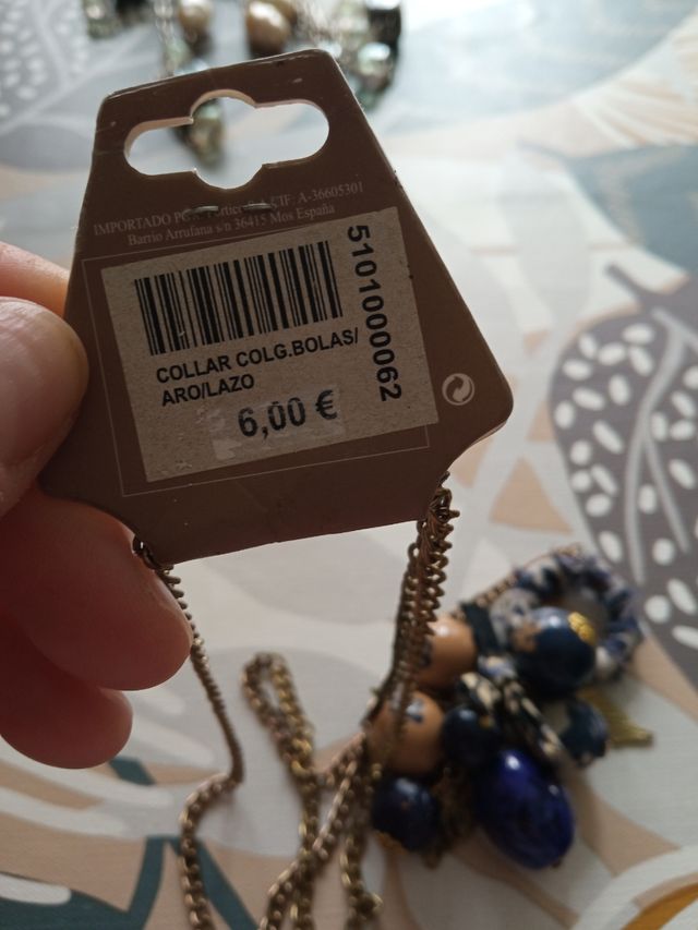 Lote 4 collares NUEVOS.