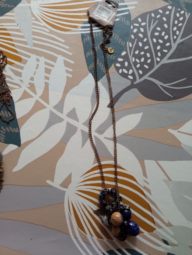 Lote 4 collares NUEVOS.