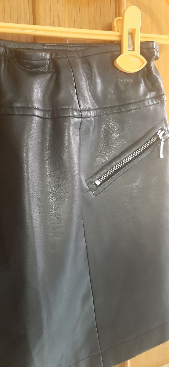 falda símil piel fórmula joven