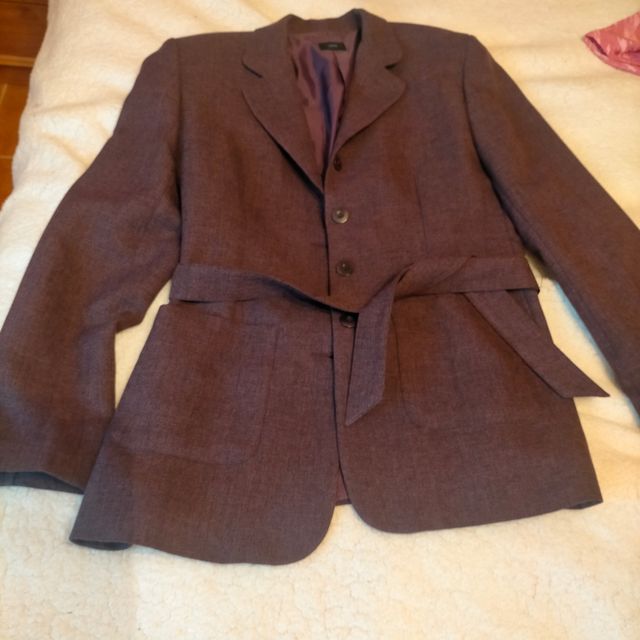 Traje chaqueta y niqui, talla 40