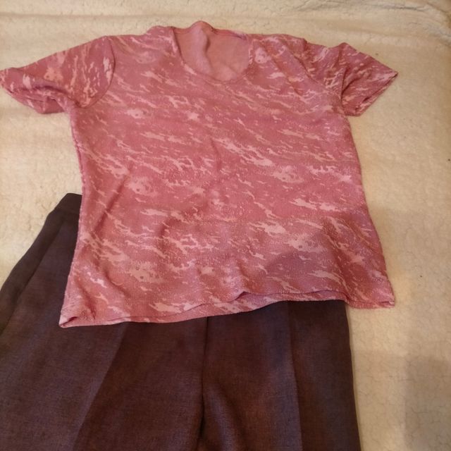 Traje chaqueta y niqui, talla 40