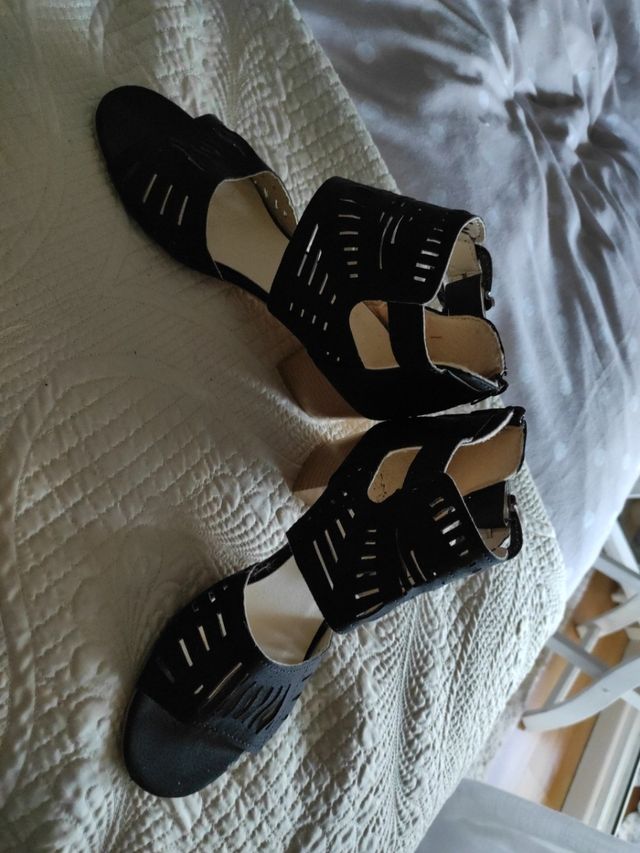 Sandalias negras número 38