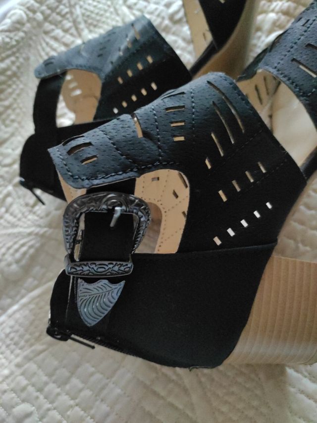 Sandalias negras número 38