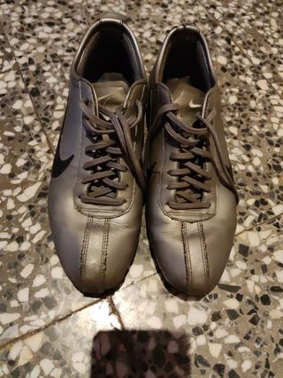 Tenis de 2 muelles Nike de segunda mano por 15 EUR en Málaga en WALLAPOP