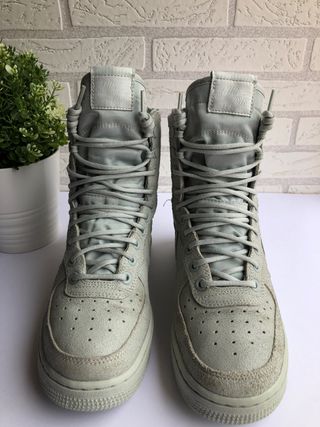 Bambas Nike Air SF Force1 talla 37.5 de segunda mano por 65 EUR en Igualada  en WALLAPOP