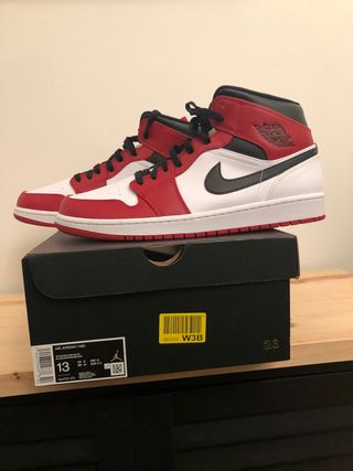 Air Jordan 1 Mid Chicago 2020 (13 US) de segunda mano por 250 EUR en  Cerdanyola del Vallès en WALLAPOP