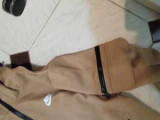 Chándal Nike marron de segunda mano por 25 EUR en Fuenlabrada en WALLAPOP