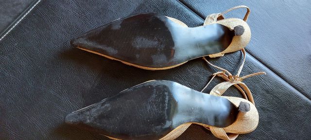 ZAPATOS, TALLA 30 USADO UN RATO Y BOLSO A JUEGO