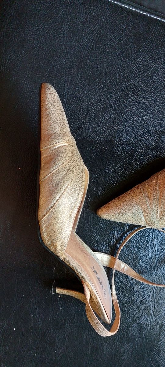 ZAPATOS, TALLA 30 USADO UN RATO Y BOLSO A JUEGO