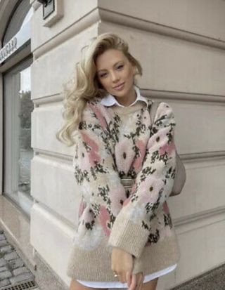 JERSEY JACQUARD FLORAL ZARA-NUEVO ETIQUETA de segunda mano por 39,99 EUR en  Huelva en WALLAPOP