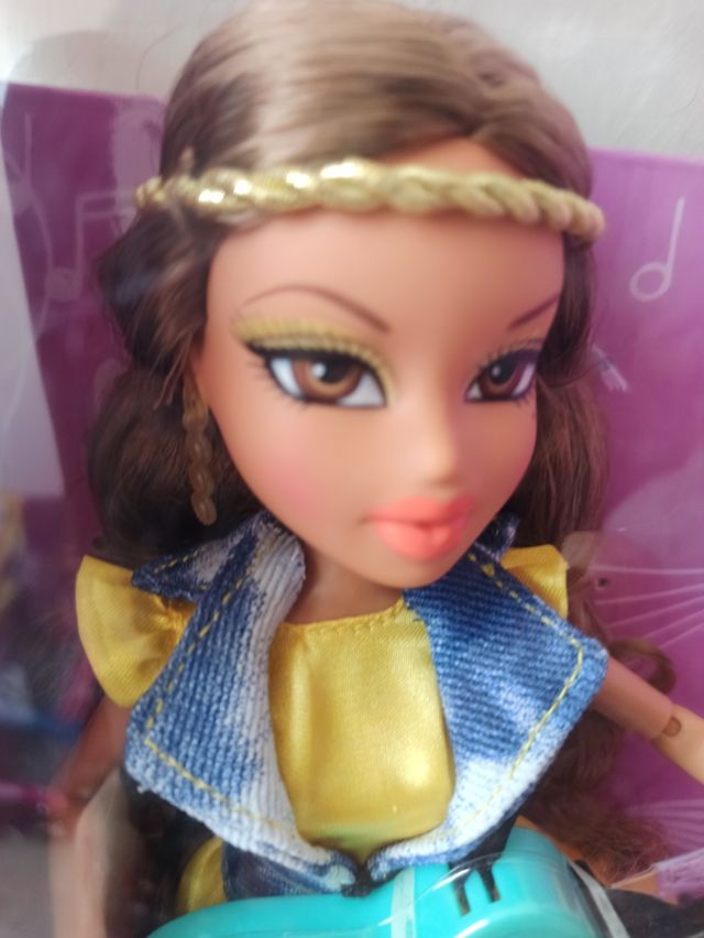 Bratz Yasmin cantautora
