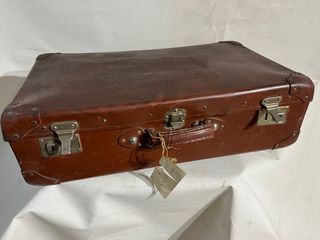 MALETA ANTIGUA de segunda mano por 9 EUR en Madrid en WALLAPOP