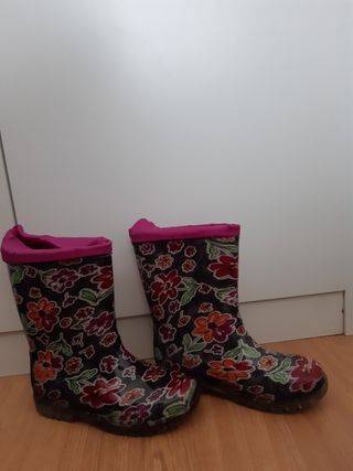 Botas de agua talla 32 con luces marca tuc tuc de segunda mano por 10 EUR  en Madrid en WALLAPOP