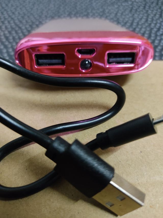 Powerbank esterno da 30.000 mAh.