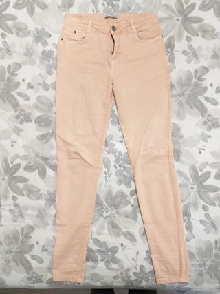 Pantalón vaquero pitillo push up Bershka de segunda mano por 5 EUR en  Granollers en WALLAPOP