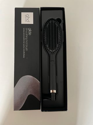 Cepillo alisador GHD de segunda mano por 90 EUR en Fuengirola en WALLAPOP