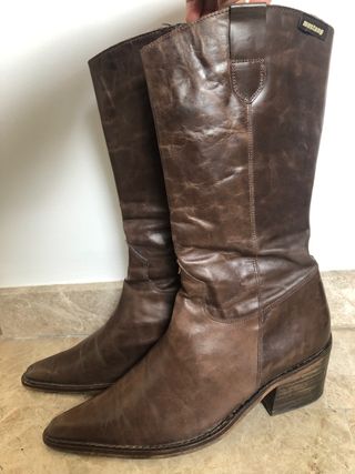 Botas camperas piel Mustang de segunda mano por 18 EUR en Valencia en  WALLAPOP