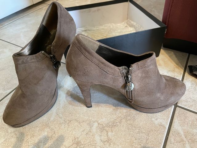 Scarpe donna con tacco n. 39