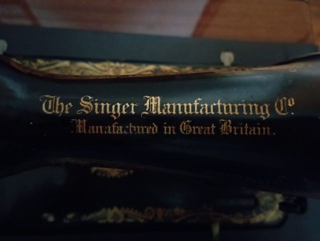 Máquina de coser Singer antigua
