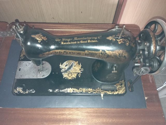 Máquina de coser Singer antigua