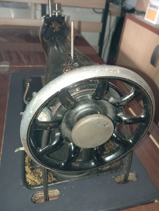 Máquina de coser Singer antigua