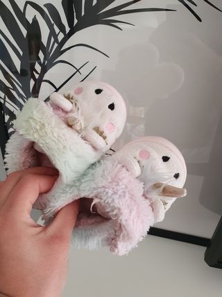 Zapatillas de casa Bebé talla 20-21 de segunda mano por 2 EUR en Cunit en  WALLAPOP