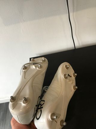 Botas de fútbol de césped natural (FG) con descuento!