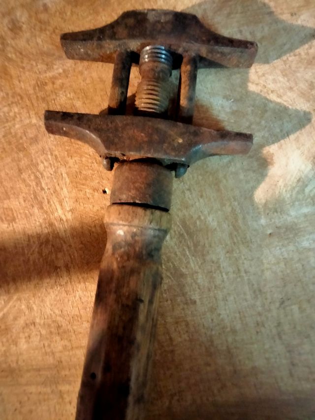 herramienta de ebanistería antigua