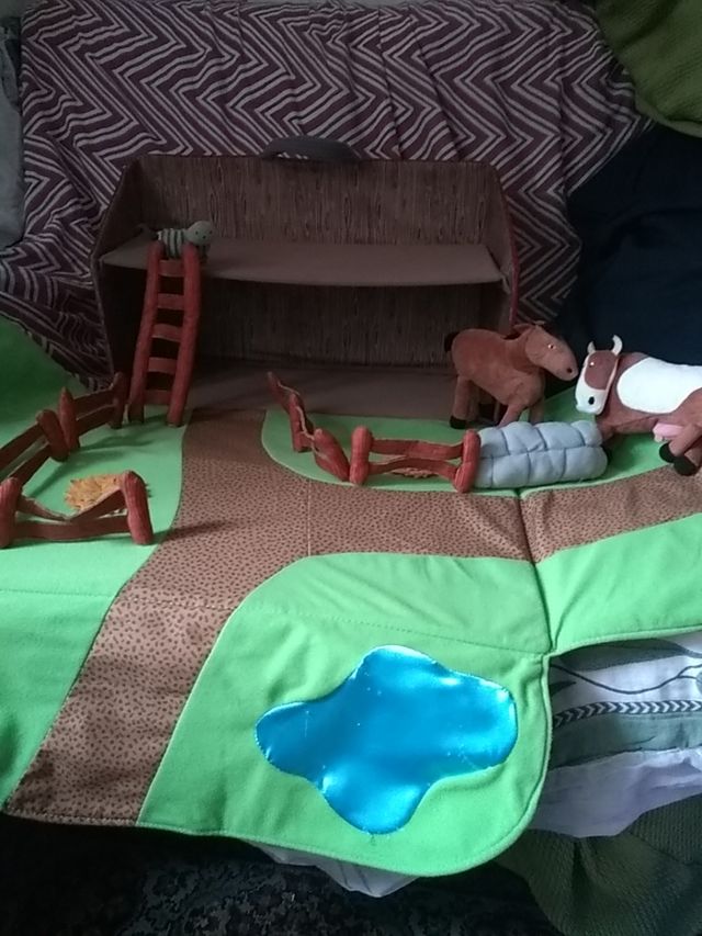 Maletín granja tipo peluche