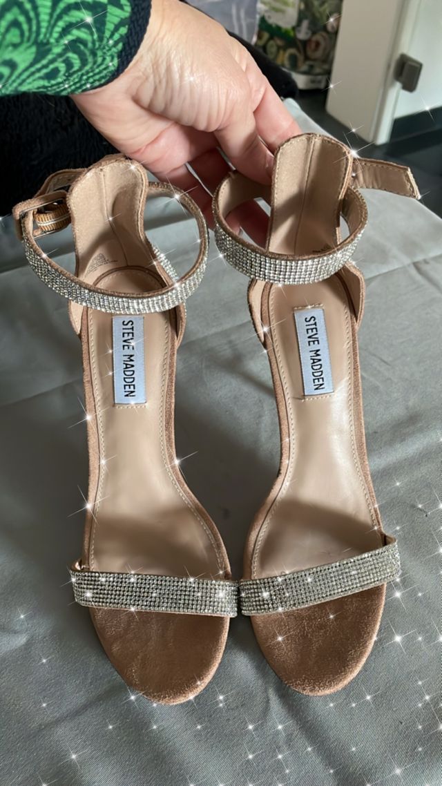 Sandalias de tacón brillantes