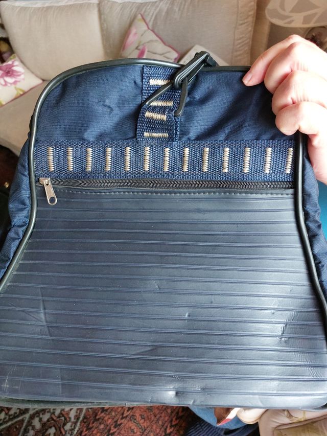 2 bolsos grandes d viaje.
Oportunidad!