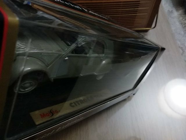 Citroen 2cv 1952  Maisto 1/18