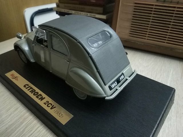 Citroen 2cv 1952  Maisto 1/18