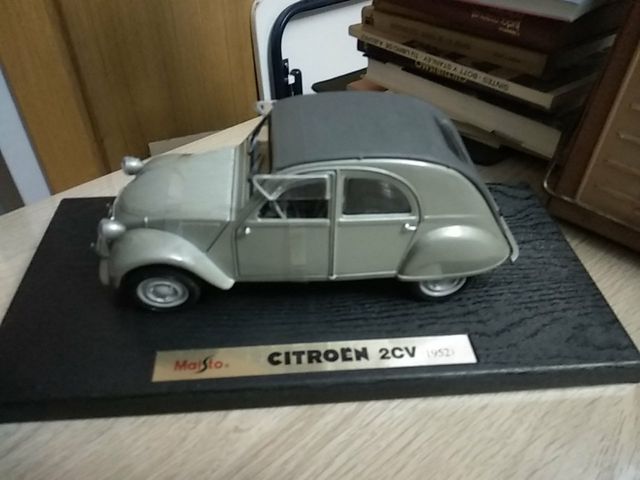 Citroen 2cv 1952  Maisto 1/18