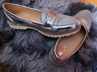 Zapatos talla 41 para mujer de segunda mano por 10 EUR en Móstoles en  WALLAPOP