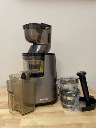 Extractor de zumos BioChef Atlas Whole Slow Juicer de segunda mano por 197  EUR en Sant Cugat del Vallès en WALLAPOP