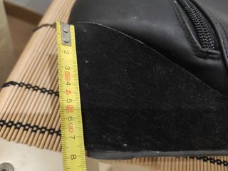 Botines Bosanova.Cuña terciopelo 8cm de segunda mano por 3 EUR en Barcelona  en WALLAPOP