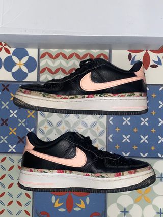 Nike Air Force 1 Vintage Floral black 37,5 de segunda mano por 65 EUR en  Vila-Seca en WALLAPOP