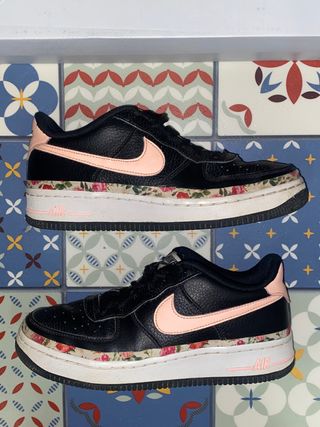Nike Air Force 1 Vintage Floral black 37,5 de segunda mano por 65 EUR en  Vila-Seca en WALLAPOP