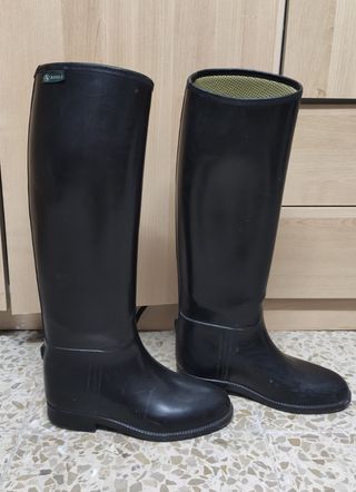 Botas equitacion Aigle 35 de segunda mano por 20 EUR en Majadahonda en  WALLAPOP