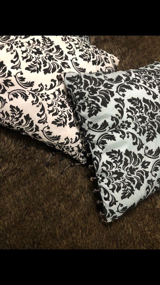 3 cojines ,comprados de Loja do gato Preto