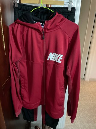 Chándal Nike original talla 13-15años de segunda mano por 15 EUR en  Mazarrón en WALLAPOP
