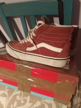 Vans de bota granate de segunda mano por 24 EUR en Madrid en WALLAPOP